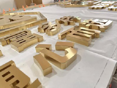 杞县拉丝不锈钢字的特点。