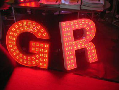 杞县LED发光字常见的安装误区。